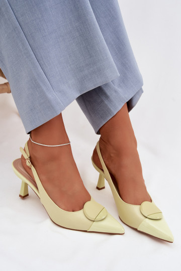 Moteriškos basutės su plonais kulniukais Su puošniais Detalem geltonos spalvos Tai tuririae