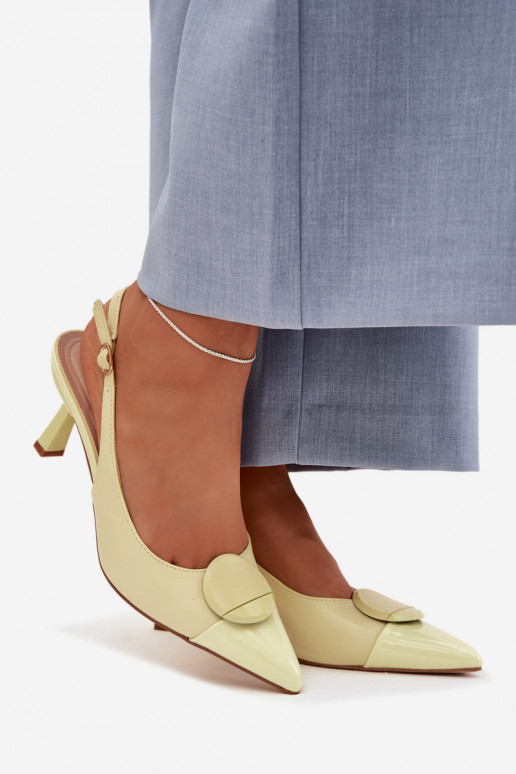 Moteriškos basutės su plonais kulniukais Su puošniais Detalem geltonos spalvos Tai tuririae