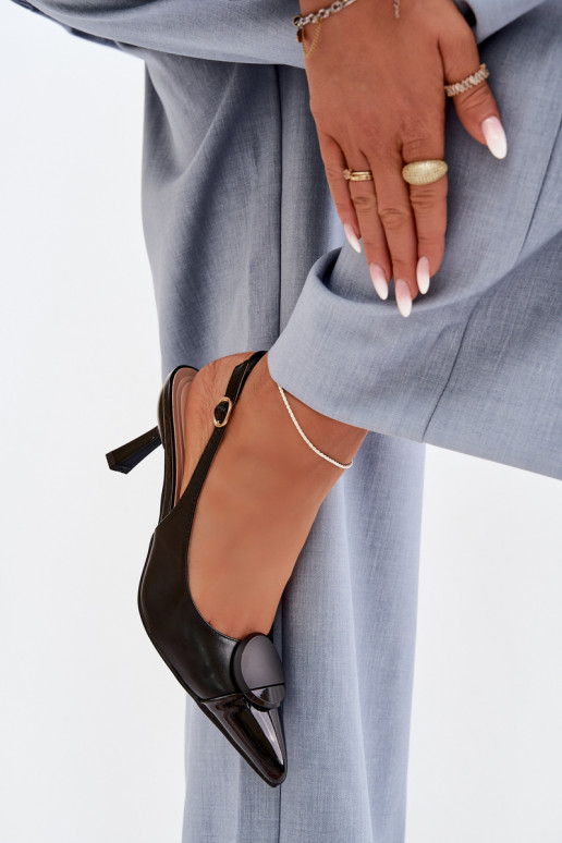 Moteriškos basutės su plonais kulniukais Su puošniais Detalem juodos spalvos Tai tuririae