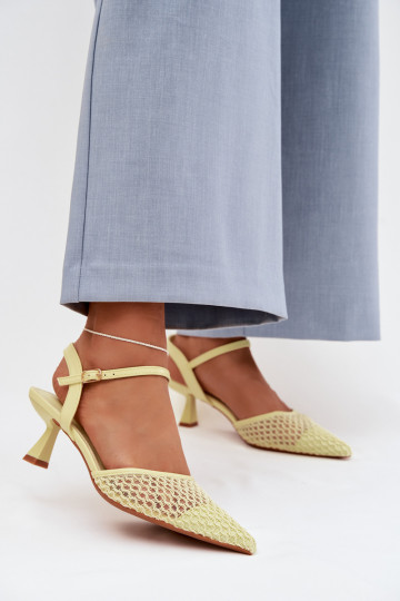 Moteriškos basutės su kulniukais su tinkleliu geltonos spalvos Brilora 2