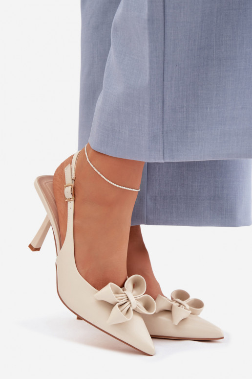 Moteriškos basutės su plonais kulniukais su kaspinais smėlio spalvos Jonera