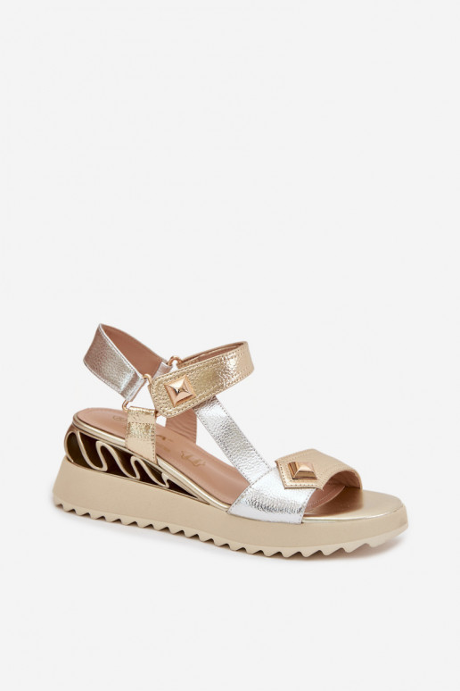 Moteriškos basutės Moteriškas su platforma D&A CR61-3078 aukso spalvos