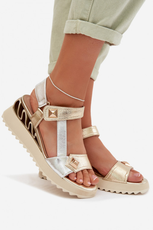 Moteriškos basutės Moteriškas su platforma D&A CR61-3078 aukso spalvos