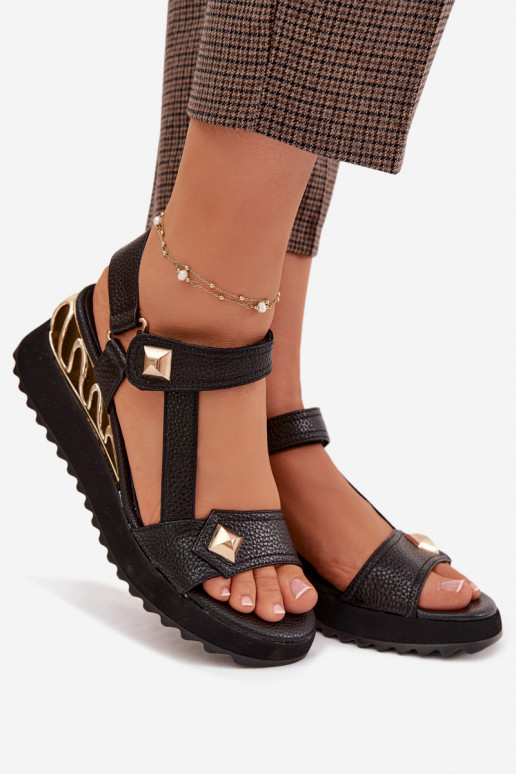 Moteriškos basutės Moteriškas su platforma D&A CR61-3070 juodos spalvos