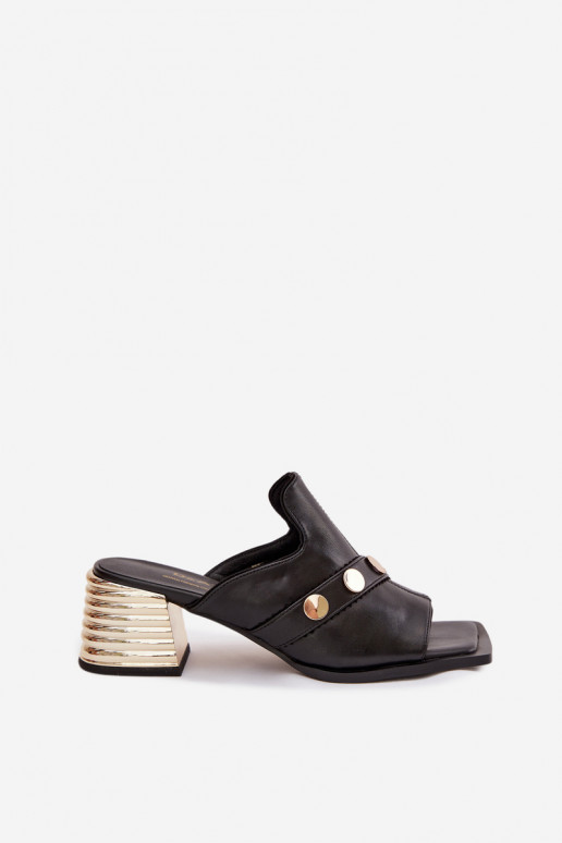 Odinės šlepetės su kulniukais su dekoruotais kulnais D&A CR61-3063 juodos spalvos