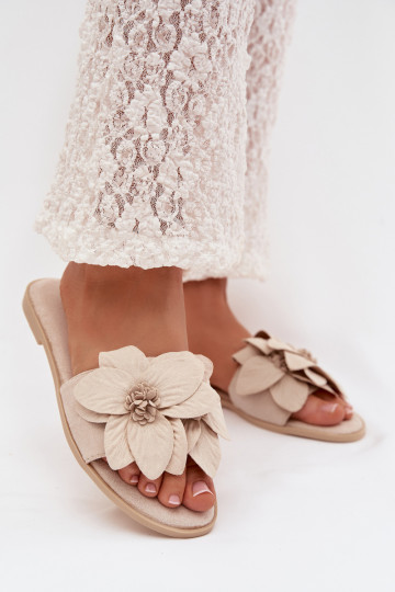 lygiapadžiai Moteriškos šlepetės Su puošniaisi su gėlių motyvaisami dramblio kaulo spalvos Elzoria 2