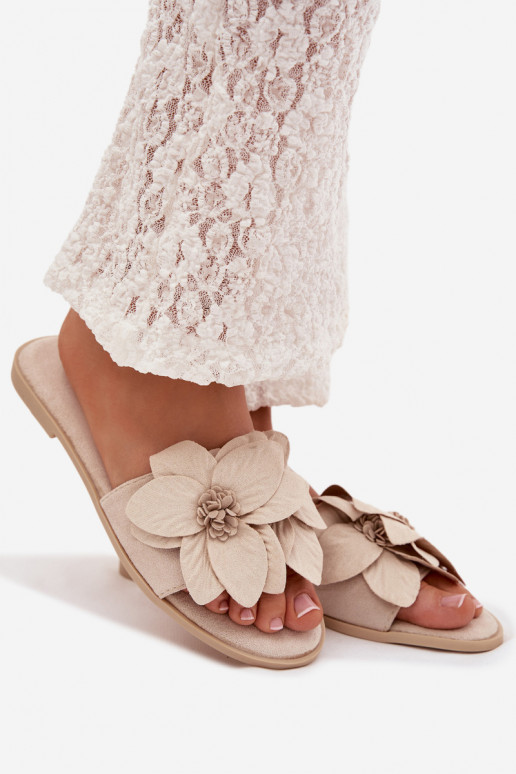 lygiapadžiai Moteriškos šlepetės Su puošniaisi su gėlių motyvaisami dramblio kaulo spalvos Elzoria