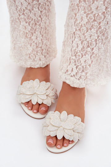 Šlepetės Moteriškas butas Su dekoracija baltos spalvos Grelora