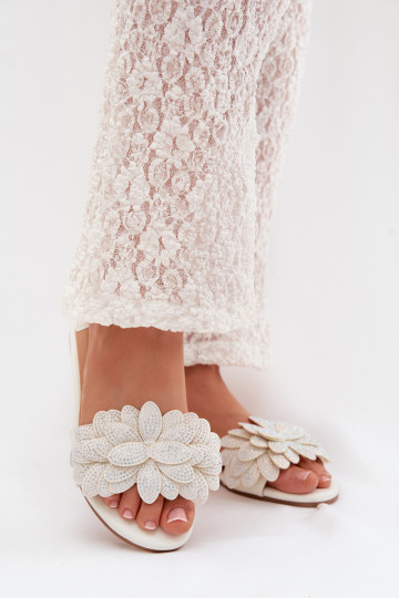 Šlepetės Moteriškas butas Su dekoracija baltos spalvos Grelora 2