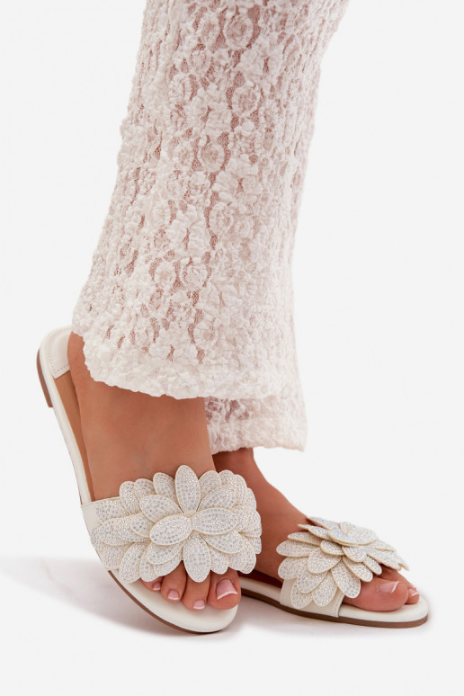 Šlepetės Moteriškas butas Su dekoracija baltos spalvos Grelora