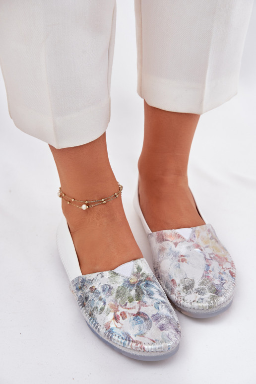 Balerinos su raštais Tai turiciejka T1930-38 baltos spalvos