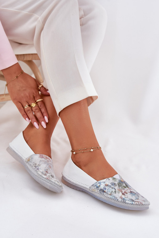 Balerinos su raštais Tai turiciejka T1930-38 baltos spalvos