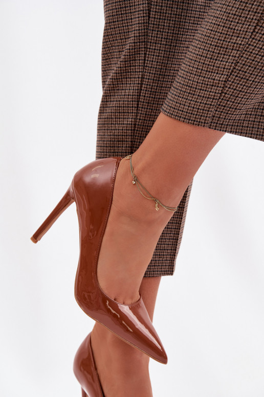 su lako efektu aukštakulniai bateliai iš eko odos rudos spalvos Jonira