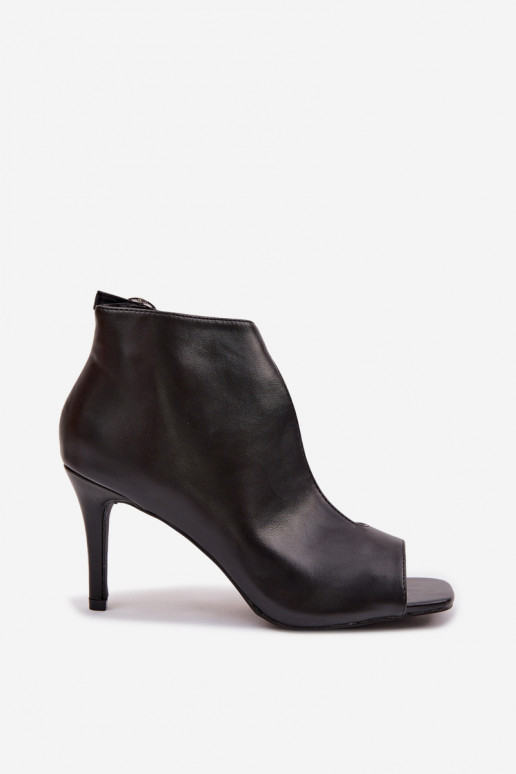 Moteriškos basutės su plonais kulniukais juodos spalvos Helira