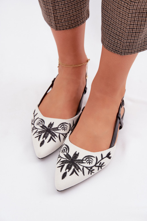 Moteriškos basutėssuHaftem Įjungta lygiapadžiai juodos spalvos Grelia