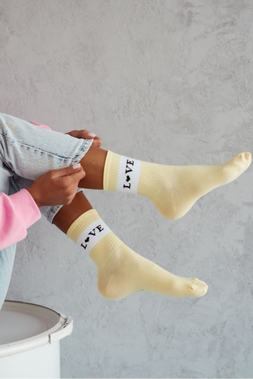 Kojinės BaĮełniane Moteriškas LOVE geltonos spalvos