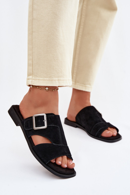 Moteriškos zomšinės šlepetės su plačiais kulniukais su sagtimis Big Star TT274477 juodos spalvos