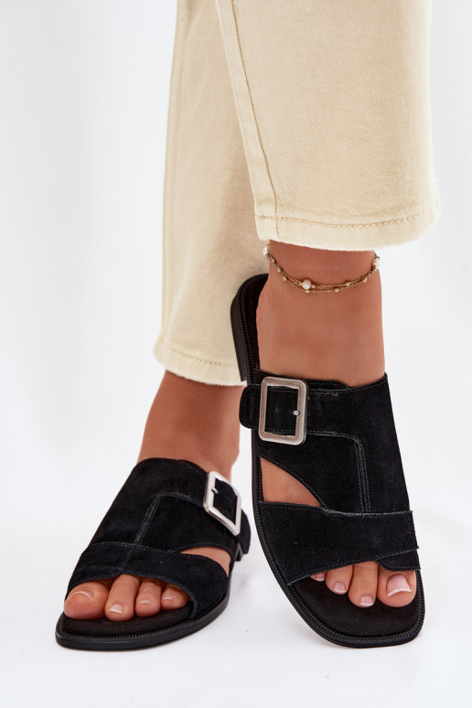 Moteriškos zomšinės šlepetės su plačiais kulniukais su sagtimis Big Star TT274477 juodos spalvos