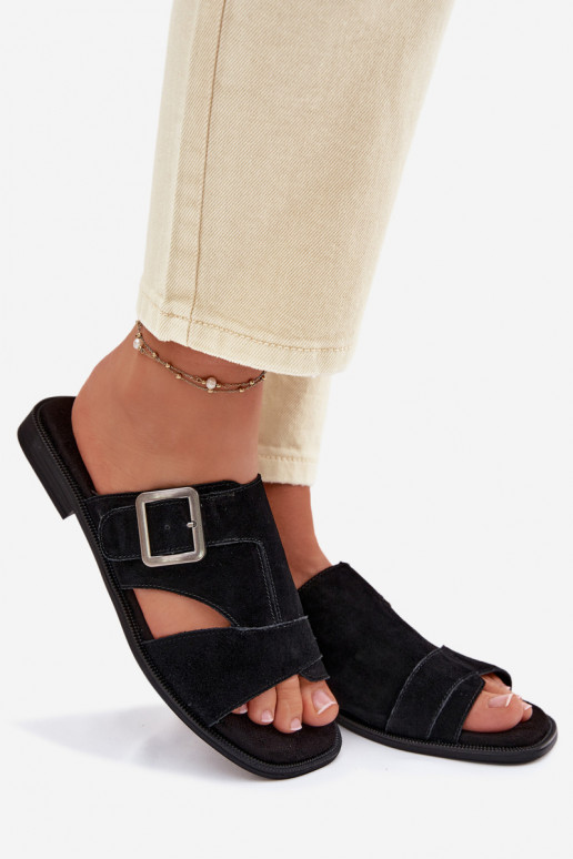 Moteriškos zomšinės šlepetės su plačiais kulniukais su sagtimis Big Star TT274477 juodos spalvos