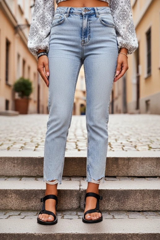 Moteriškos Sportinio stiliaus basutės su lipniais užsegimais juodos spalvos Vilari