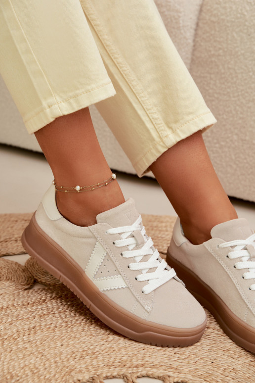 Moteriški sportinio stiliaus batai iš natūralios zomšos su platforma Vinceza 79597 smėlio spalvos