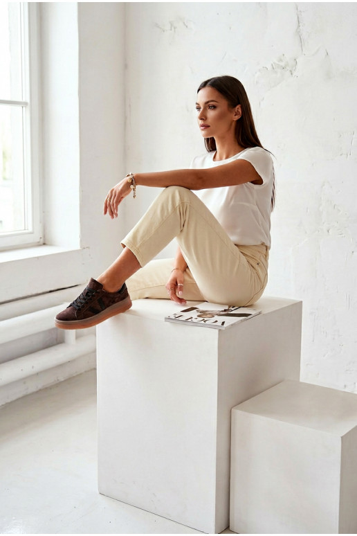 Moteriški sportinio stiliaus batai iš natūralios zomšos su platforma Vinceza 79597 rudos spalvos