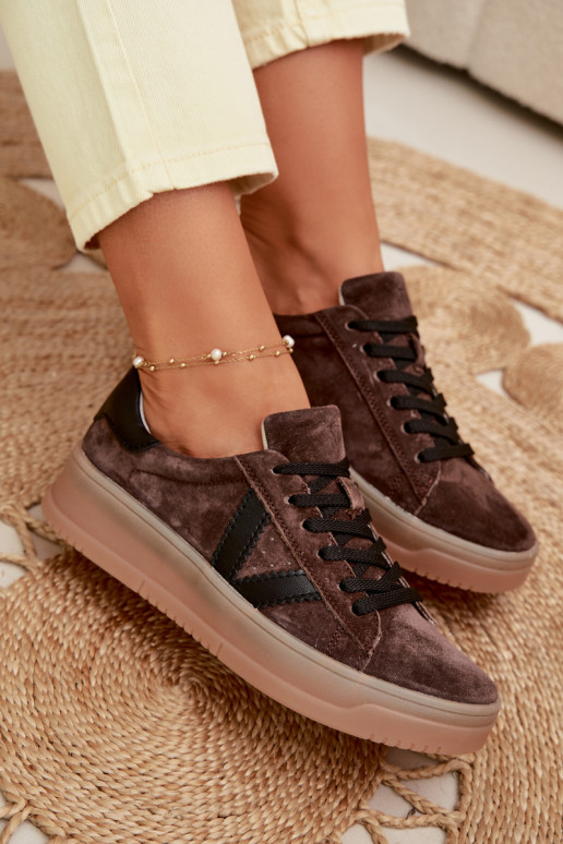 Moteriški sportinio stiliaus batai iš natūralios zomšos su platforma Vinceza 79597 rudos spalvos