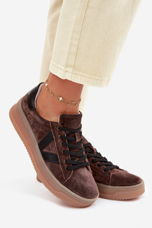 Moteriški sportinio stiliaus batai iš natūralios zomšos su platforma Vinceza 79597 rudos spalvos