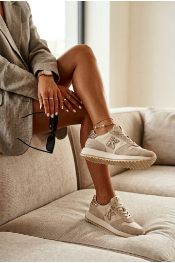 Oda iš zomšos Sneakers modelio batai Moteriškas su platforma Kobbo 100103 smėlio spalvos