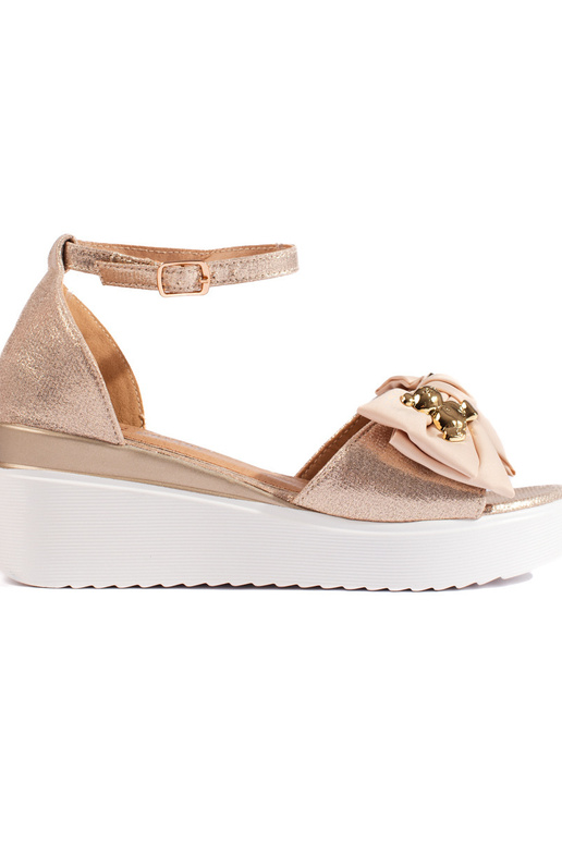 Aukso spalvos  sandalai  su bantuku