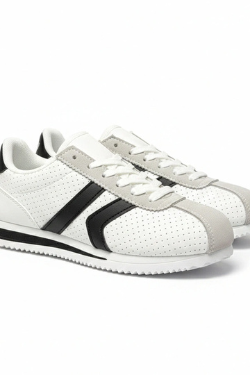 Balti-juodi sportiniai...