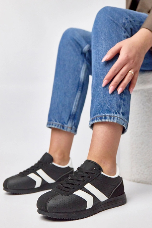 Juodi sportiniai sportbačiai Camille