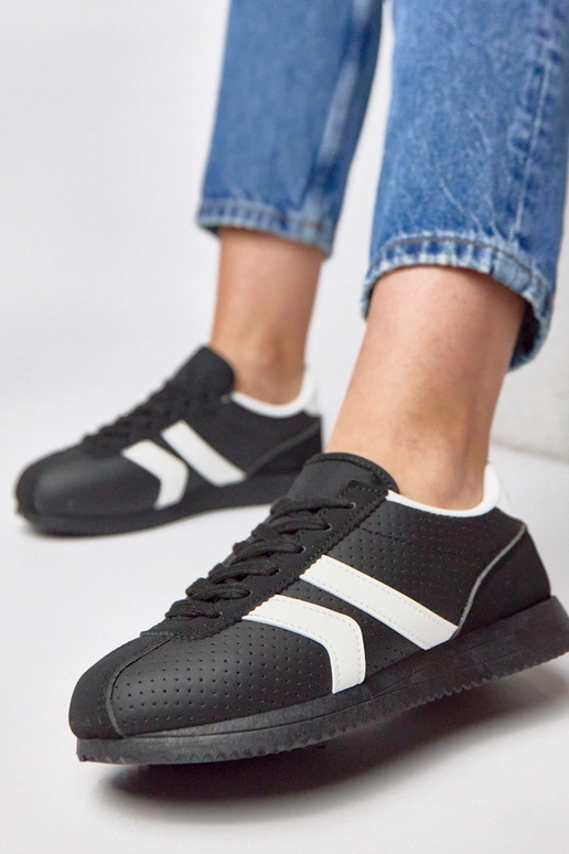 Juodi sportiniai sportbačiai Camille