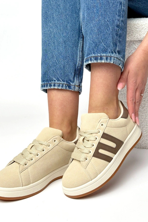 Smėlio spalvos kasdieniai sportbačiai...