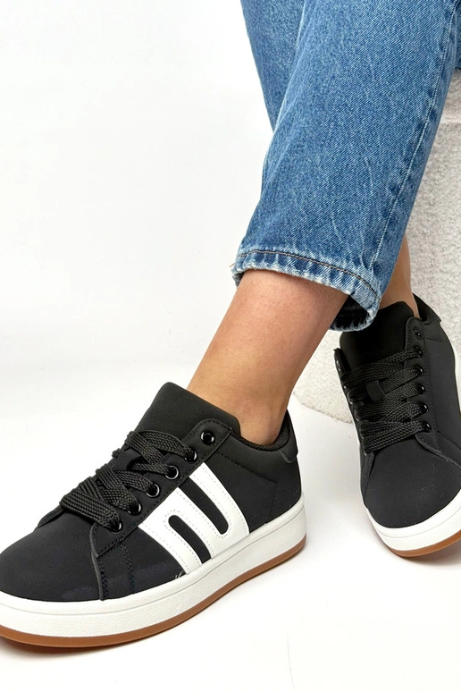 Juodi kasdieniai sportbačiai Delphine