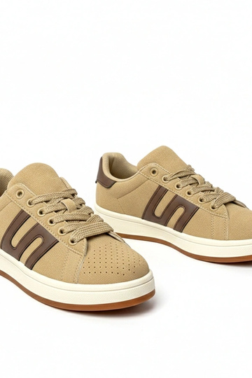 Tamsiai smėlio spalvos...