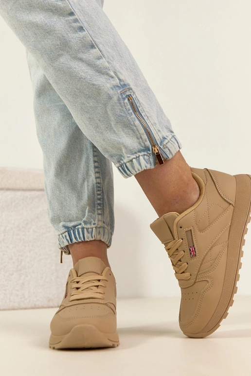 Smėlio spalvos kasdieniai sportbačiai...