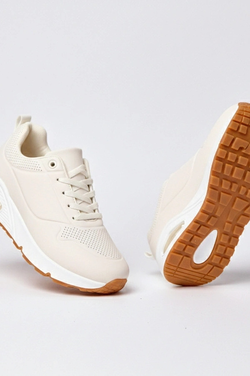 Smėlio spalvos sportbačiai storu padu...