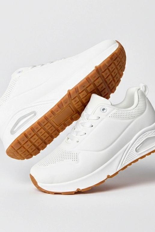 Balti sportbačiai storu padu Sylvie