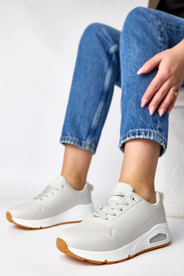 Pilki sportbačiai storu padu Sylvie
