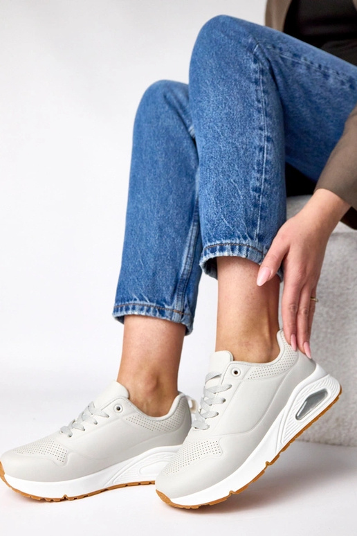 Pilki sportbačiai storu padu Sylvie