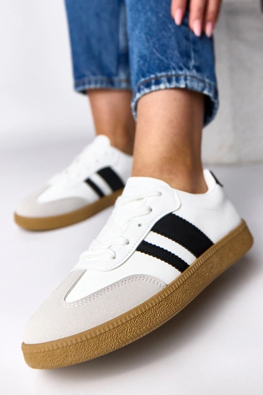 Balti kasdieniai sportbačiai...