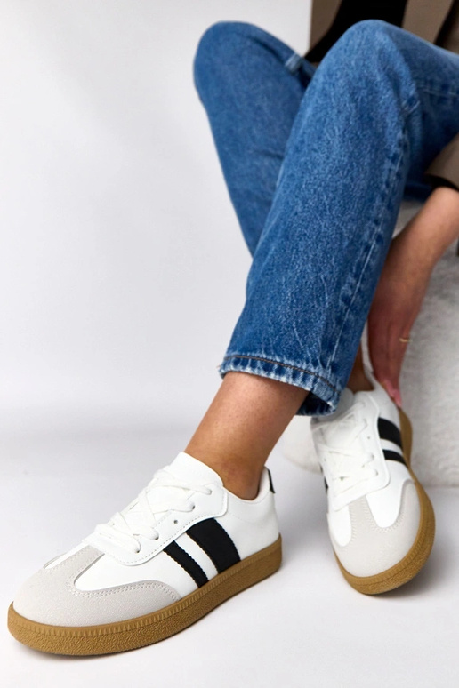 Balti kasdieniai sportbačiai...