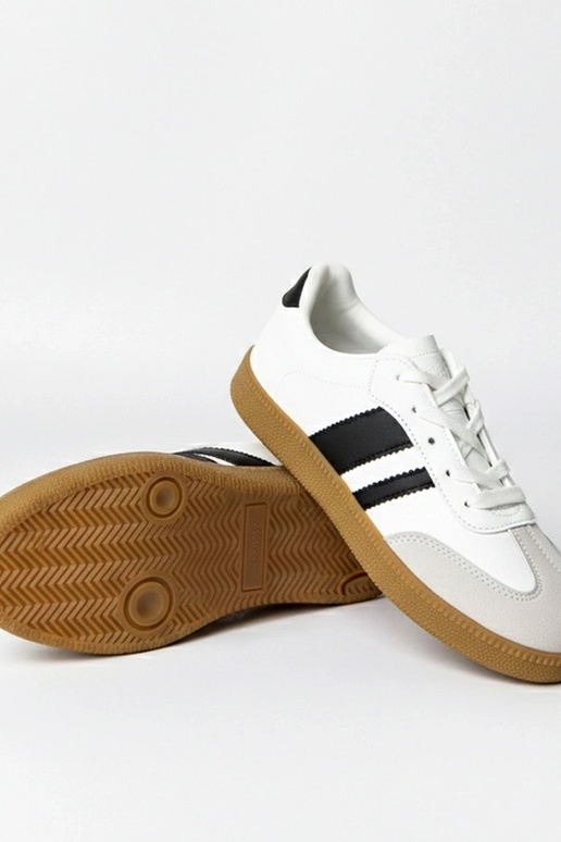 Balti kasdieniai sportbačiai...