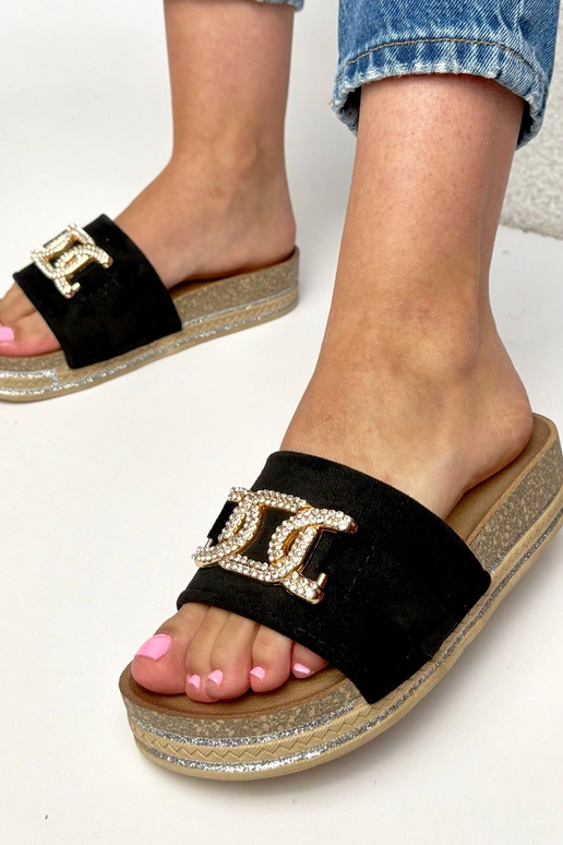 Juodos šlepetės platformoje su...