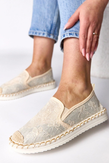 Smėlio spalvos espadrilės...