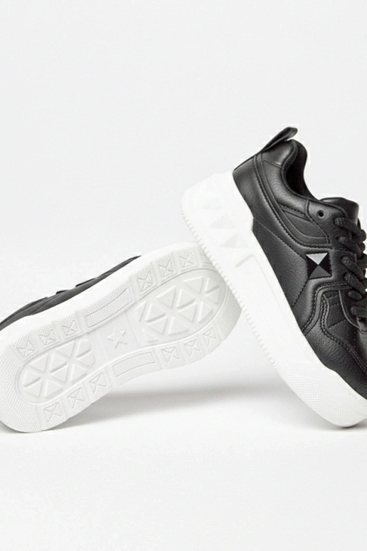 Juodi sportbačiai su platforma...