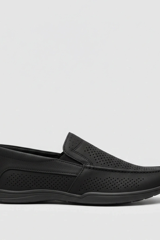 Juodi perforuoti vyriški mokasai Finn