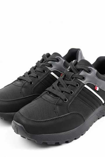 Juodi vyriški kasdieniai... 2