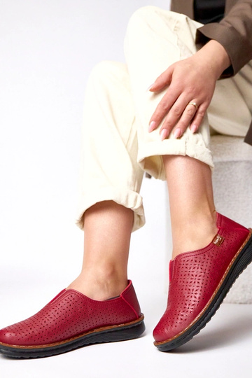 Vyno spalvos ažūriniai... 2